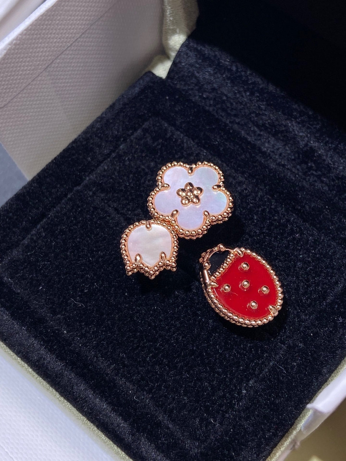 VCA LUCKY 3 MOTIF ROSE GOLD RING